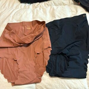 Danskin Intimates 2 Pack High Waisted Scalloped Briefs Black Brown 4043-66 L